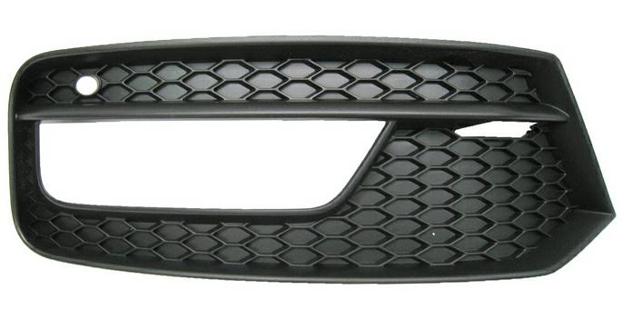 GRIGLIA PARAURTI ANTERIORE DX C/FEND+SENS AUDI A1 11/14>