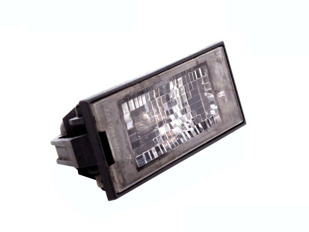 FANALE TARGA RENAULT MEGANE 05/06>