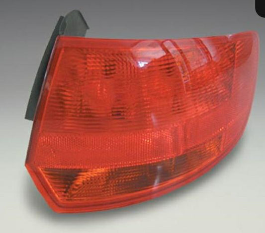 FANALE POSTERIORE DX AUDI A3 5P 09/03>