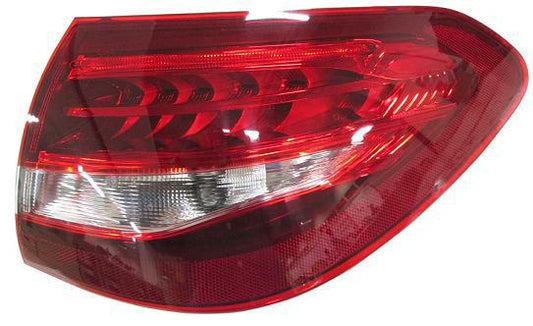 FANALE POSTERIORE DX  BIANCO ROSSO ESTERNO LED MER CLASSE C W205  12/13>