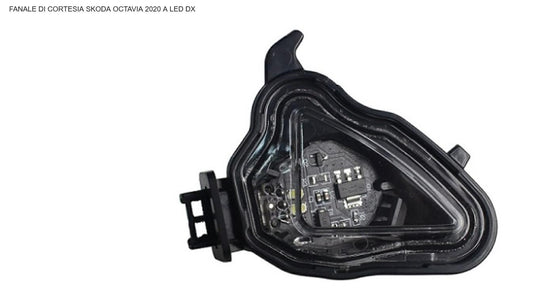 FANALE DI CORTESIA DX ALED  SKODA OCTAVIA 01/20>