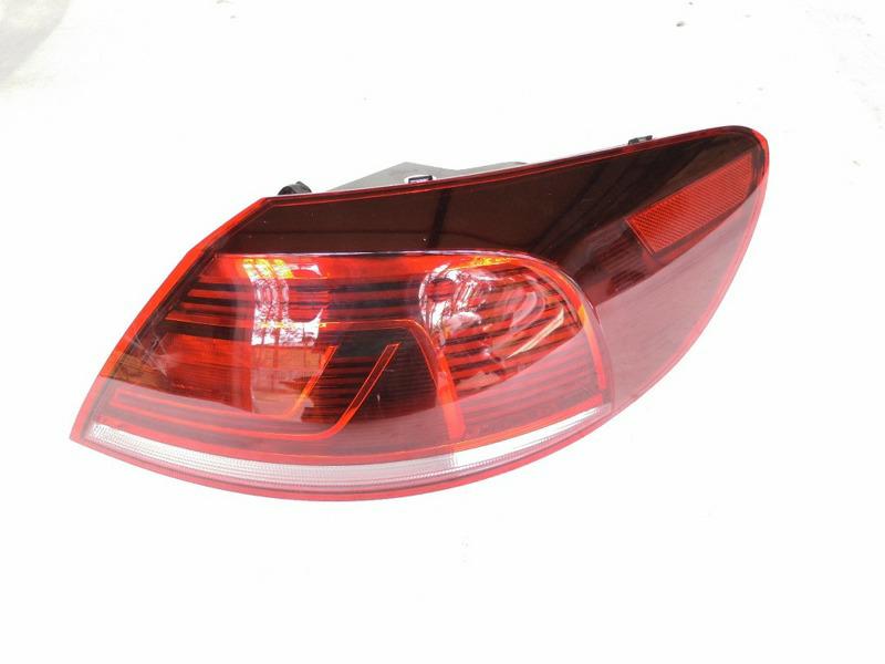 FANALE POSTERIORE SX ESTERNO A LED VW PASSAT CC 01/12>